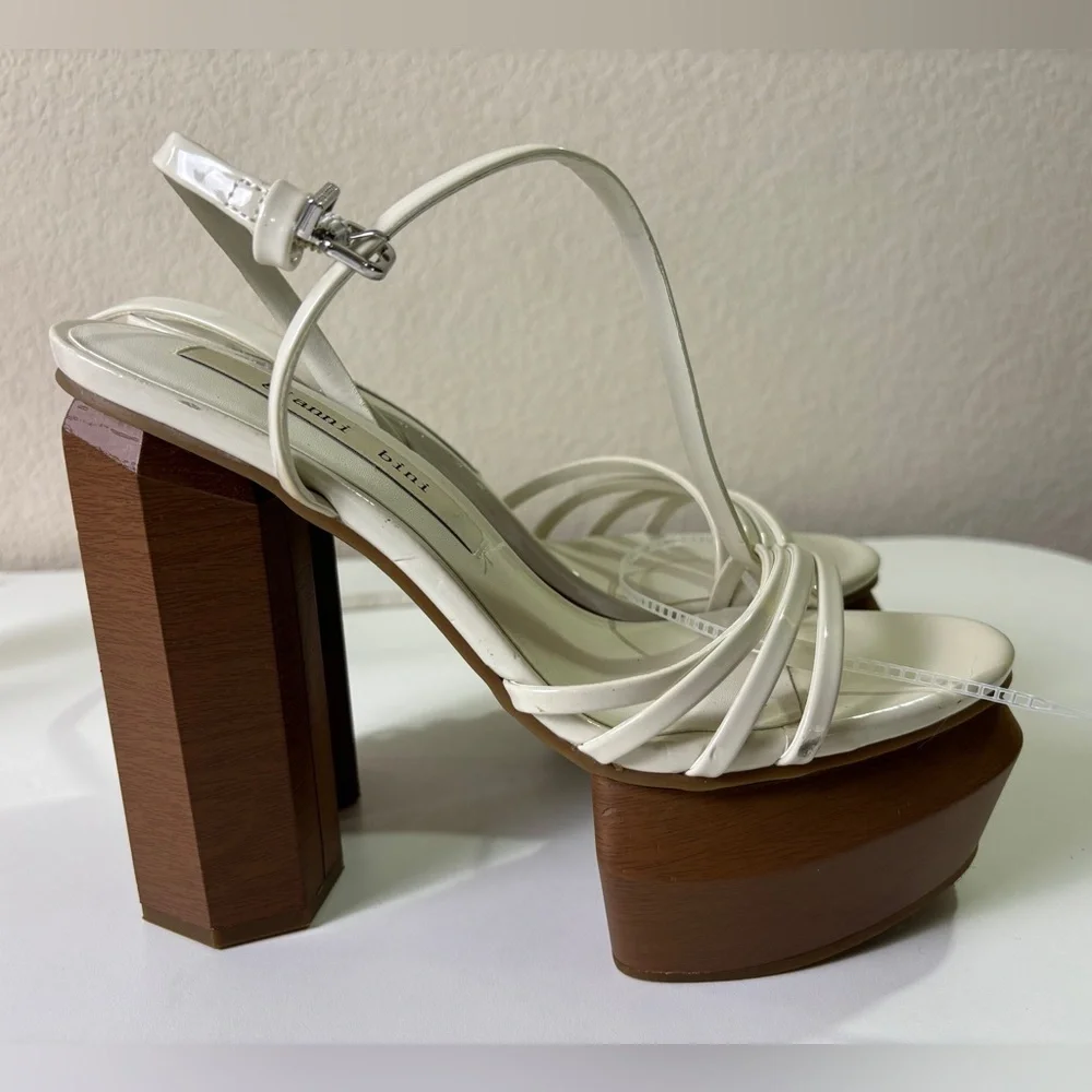 NWT Gianni Bini Cream Patent Parrish Strappy Platform Heeled Sandals 8.5